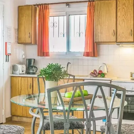 Adriani Villa *